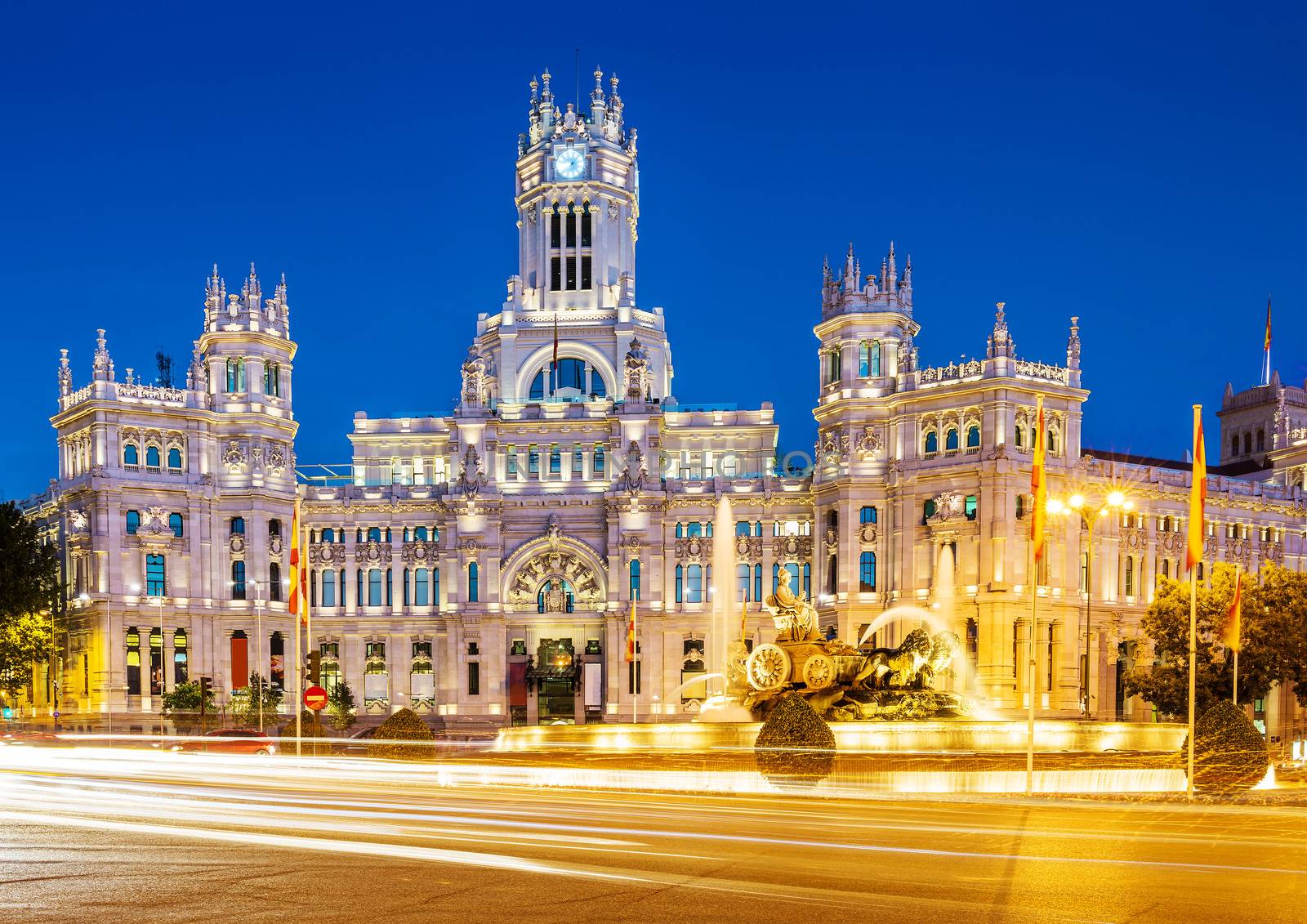 Plaza de la Cibeles Madrid by ventdusud