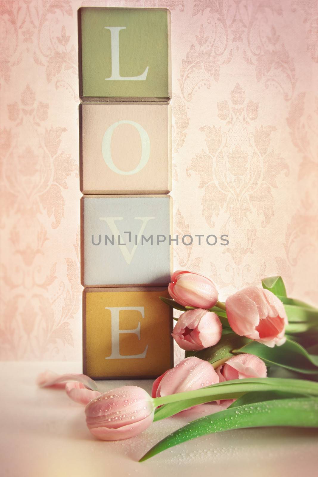 Colored blocks with tulips with vintage look by Sandralise