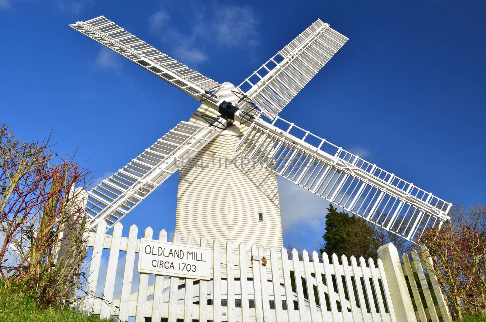 Traditional English windmill by bunsview