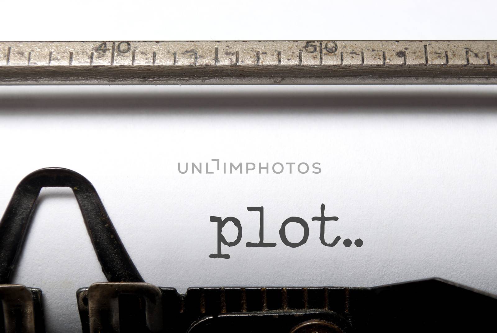 Plot printed on a vintage typwriter 