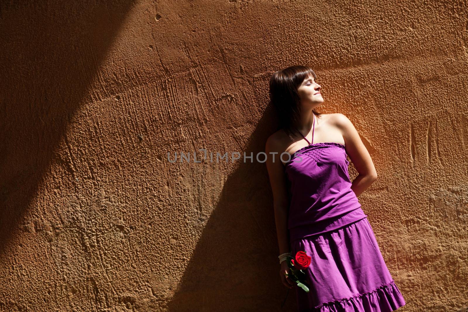 girl by the wall  by vsurkov