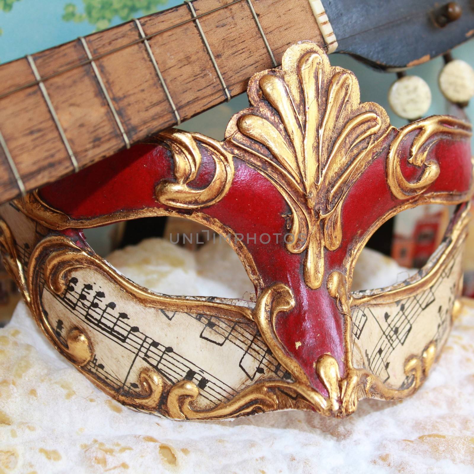 Baroque gold mask