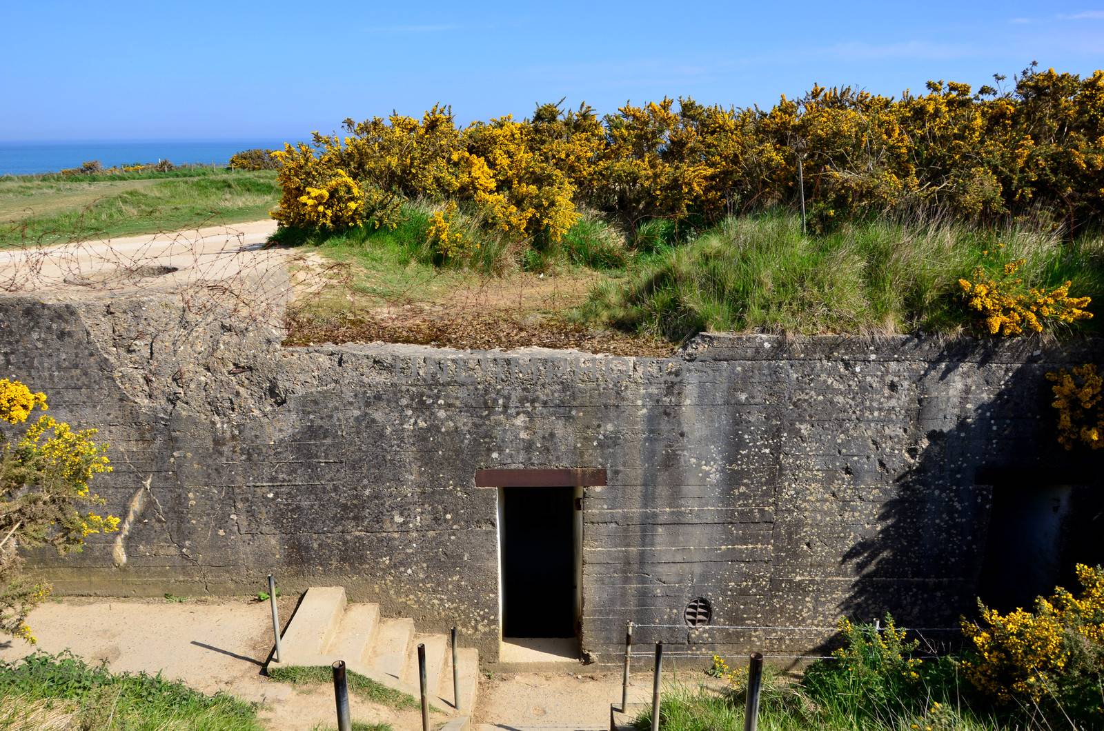 Bunker German, Omaha Beach, Normandy, France by lauria
