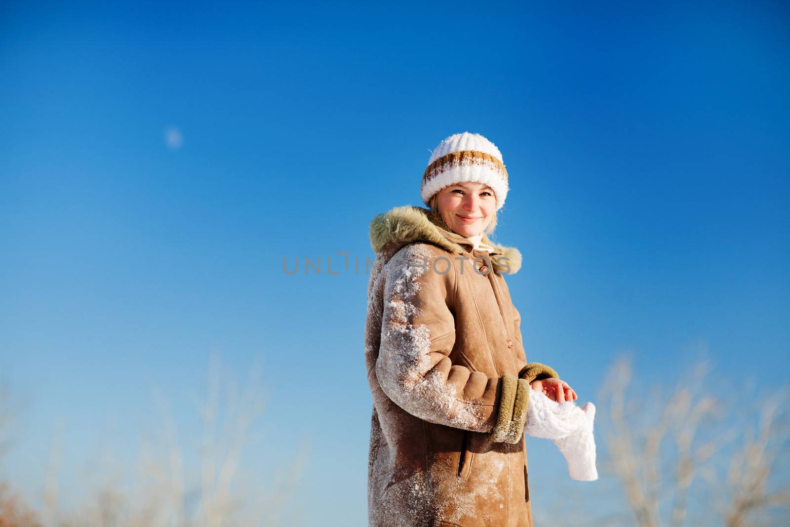 girl in winter outdoors by vsurkov