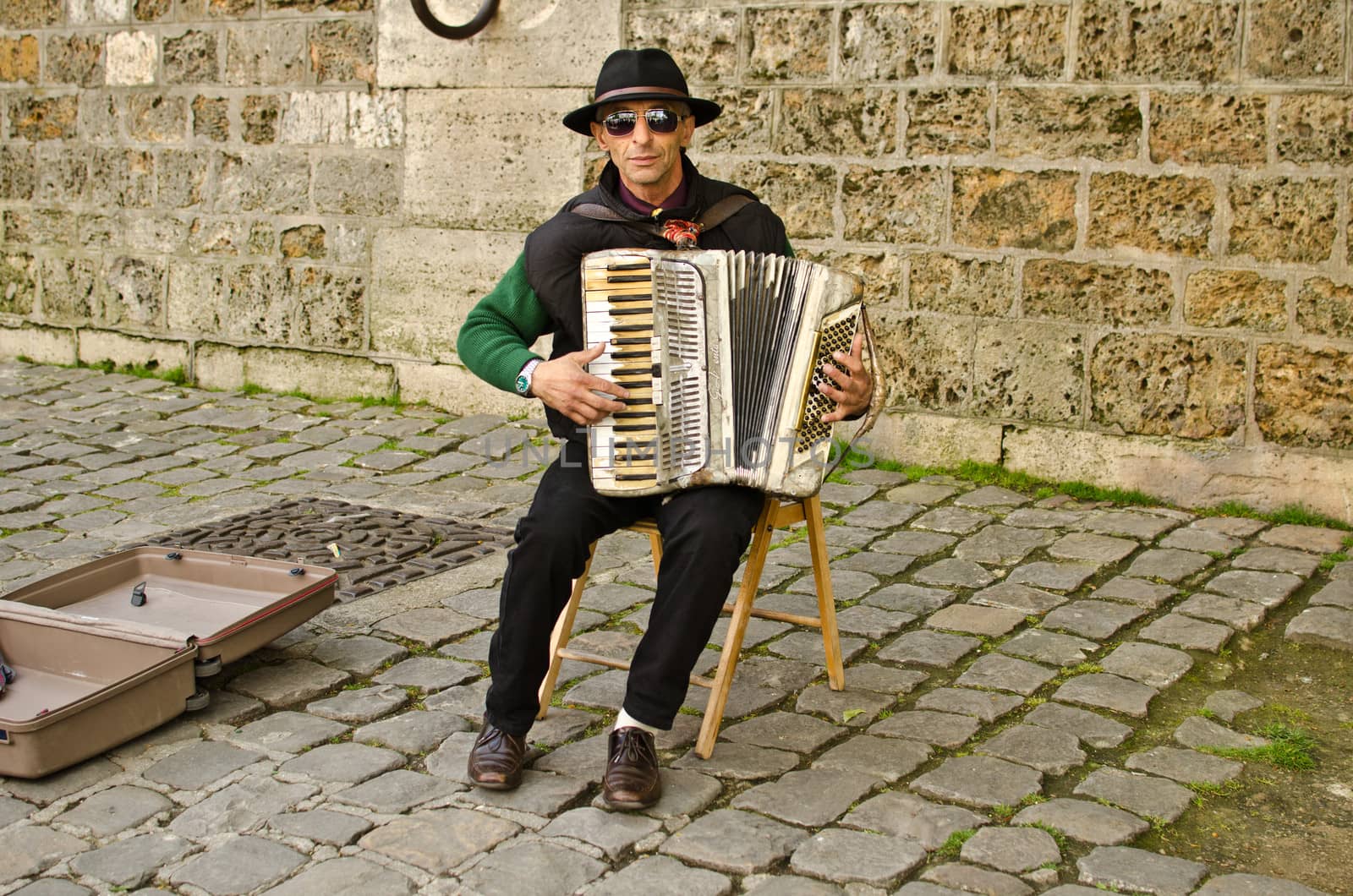 musician of the street, Paris, France by lauria