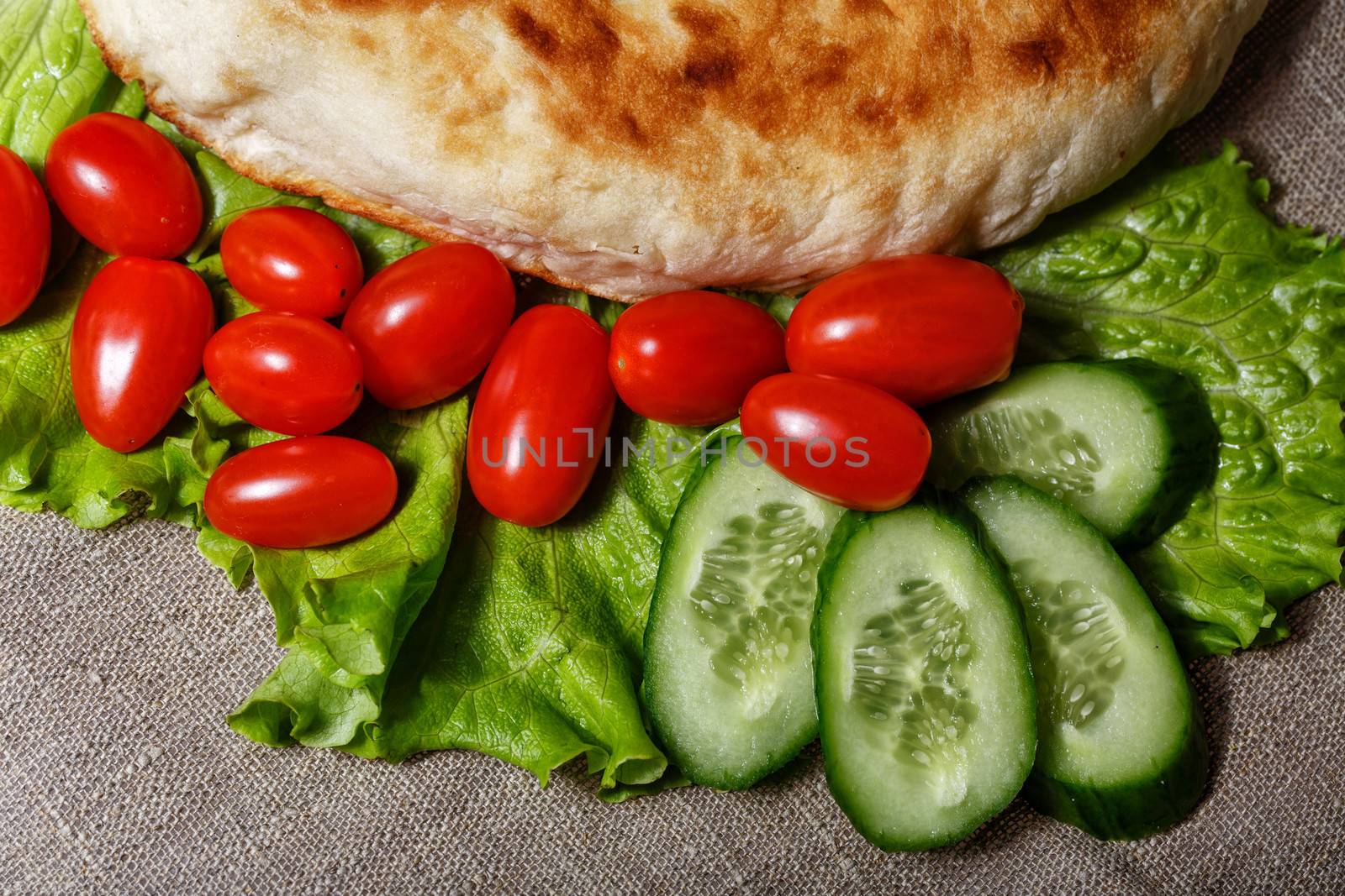 Pita bread and vegetables by Vagengeym