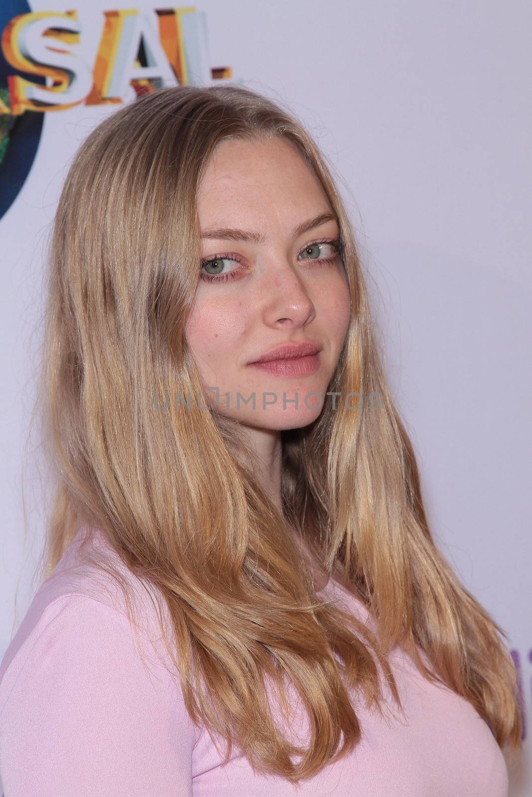 Amanda Seyfried at the March Of Dimes' 6th Annual Celebration Of Babies Luncheon, Beverly Hills Hotel, Beverly Hills, CA 12-02-11