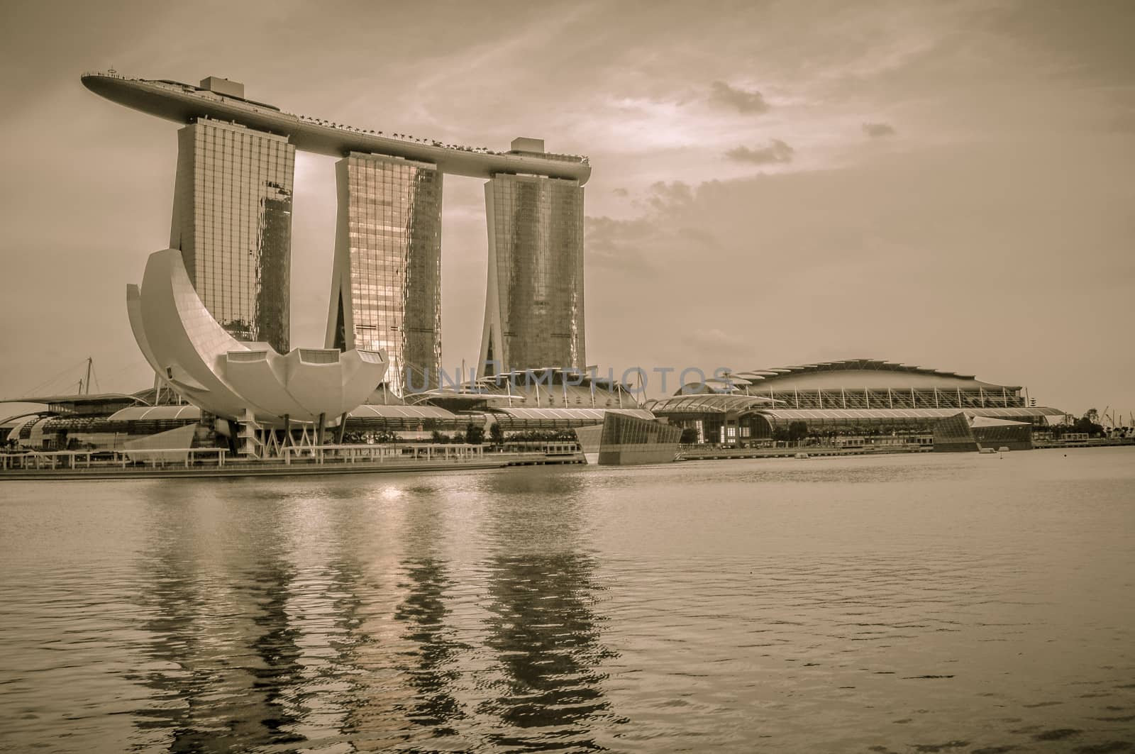 SINGAPORE-MARCH 31: The Marina Bay Sands Resort Hotel on Mar 31, by weltreisendertj