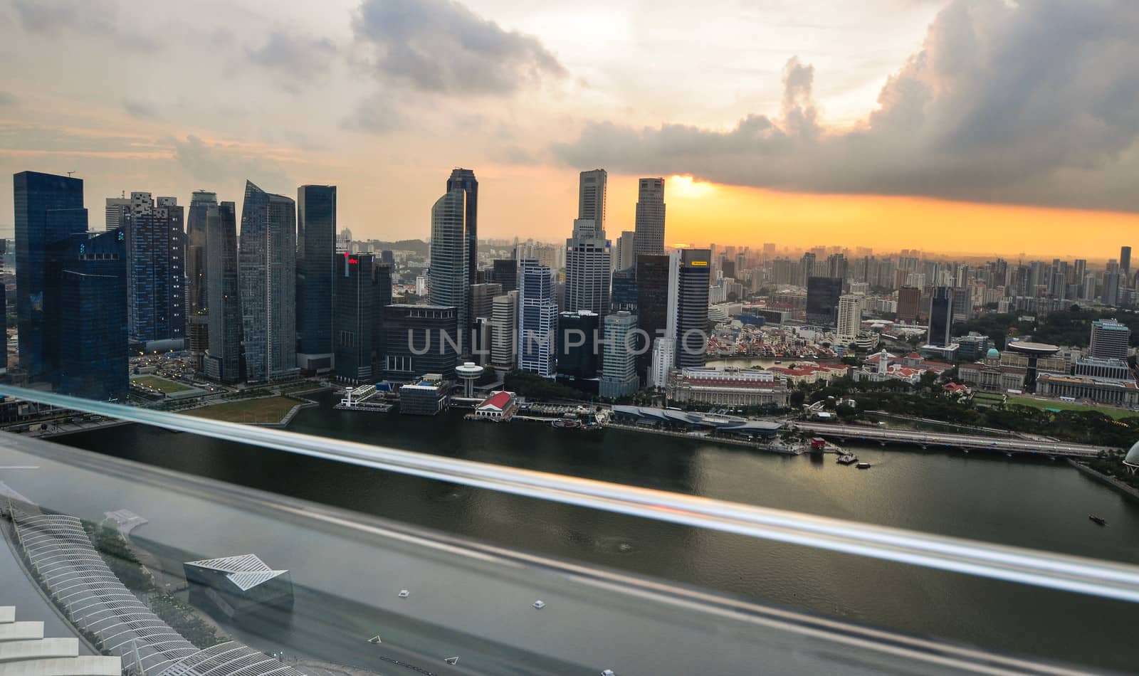 Singapore city skyline Marina Sands Bay by weltreisendertj