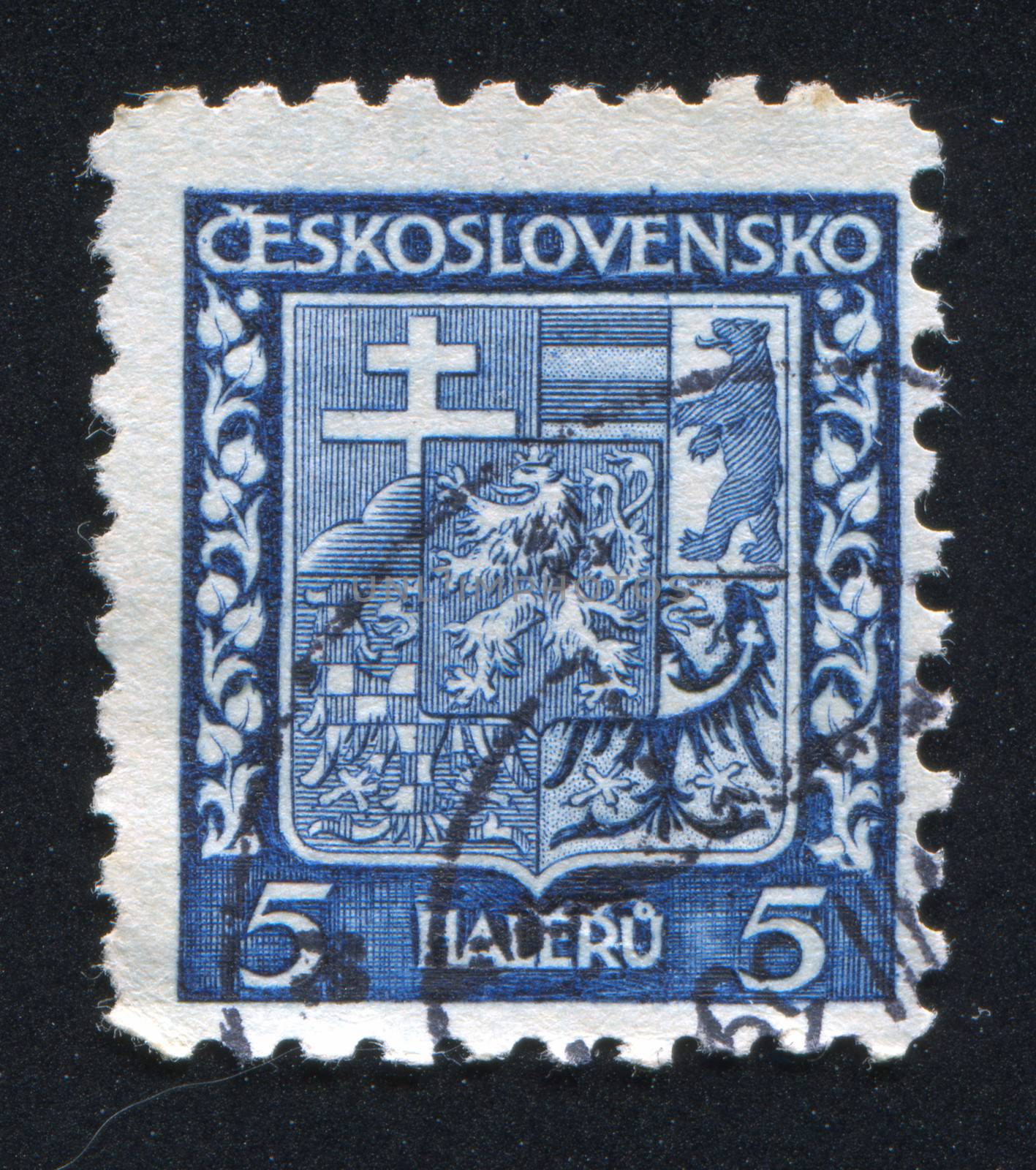 CZECHOSLOVAKIA - CIRCA 1928: stamp printed by Czechoslovakia, shows Coat of Arms, circa 1928