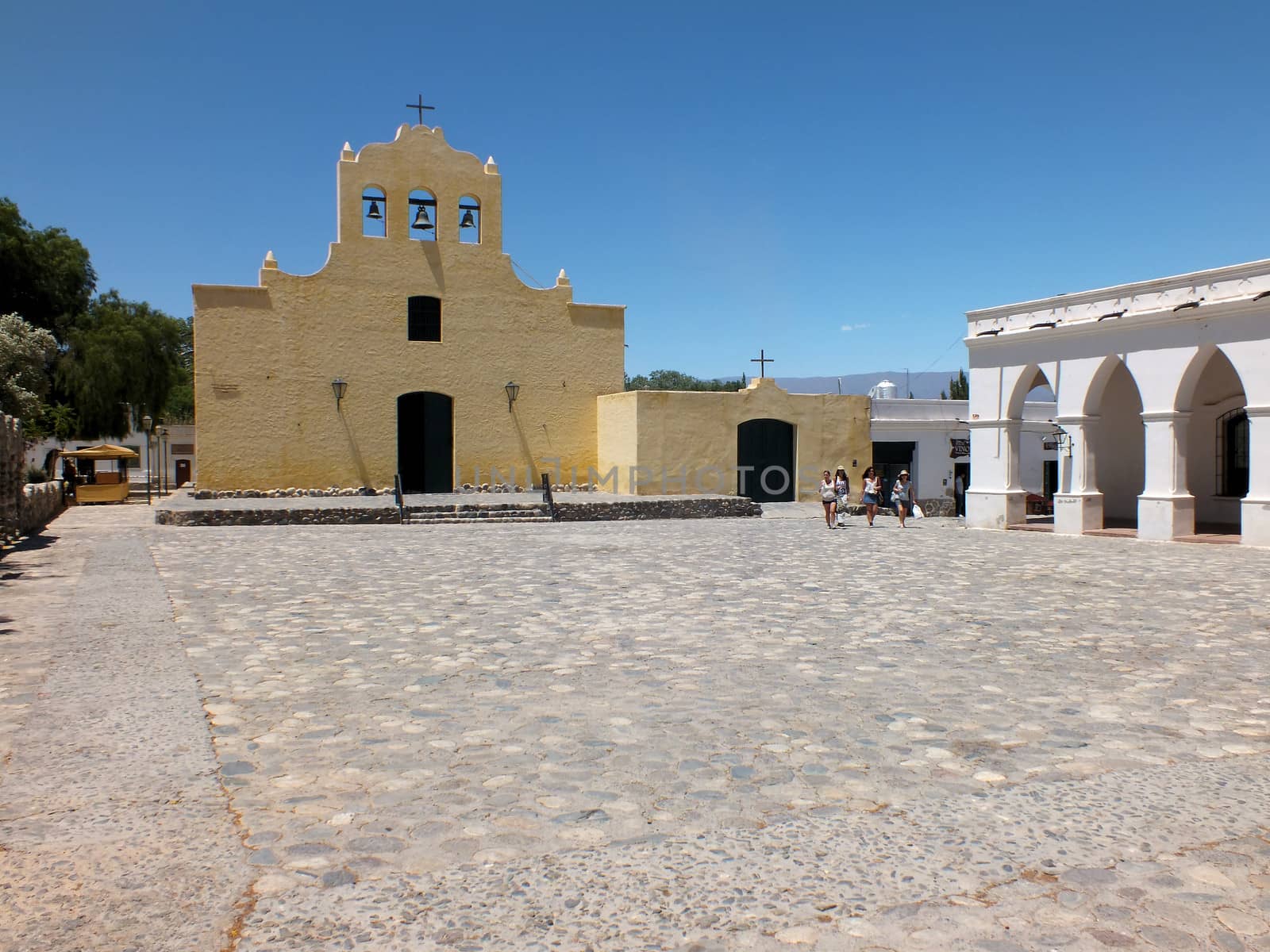 The Church of San Jose de Cachi is a recognised National Historical Monument, which was built in the sixteenth century. However the current facade dates from 1947.
