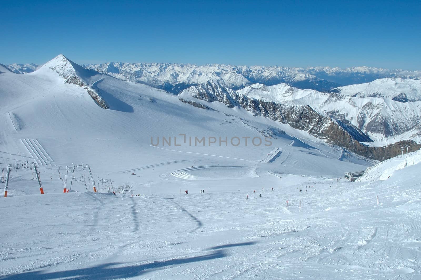 Ski slopes on Hintertux glacier by janhetman