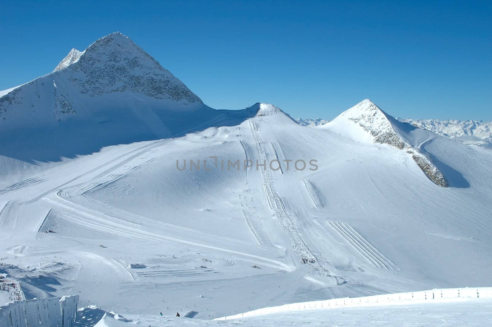 Ski slopes on Hintertux glacier by janhetman