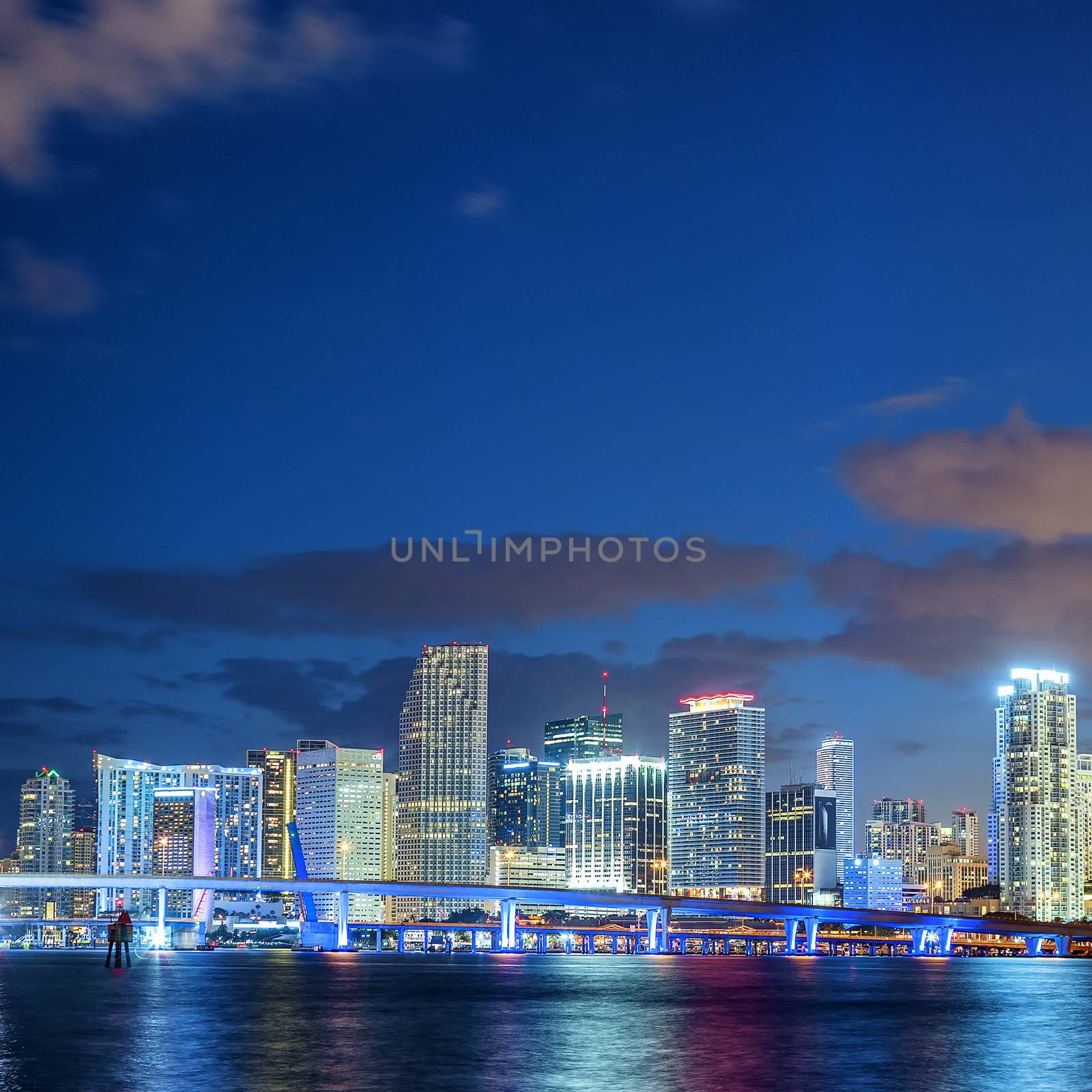 Blue Miami by vwalakte
