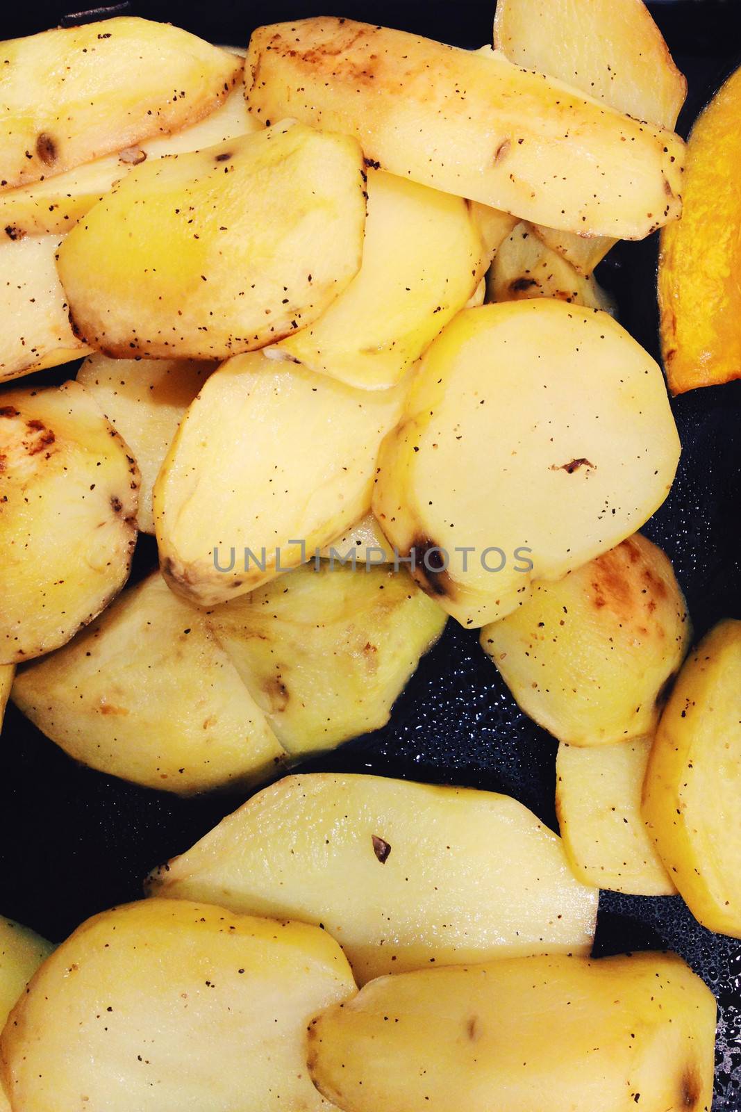 fried potatos background by ponsulak