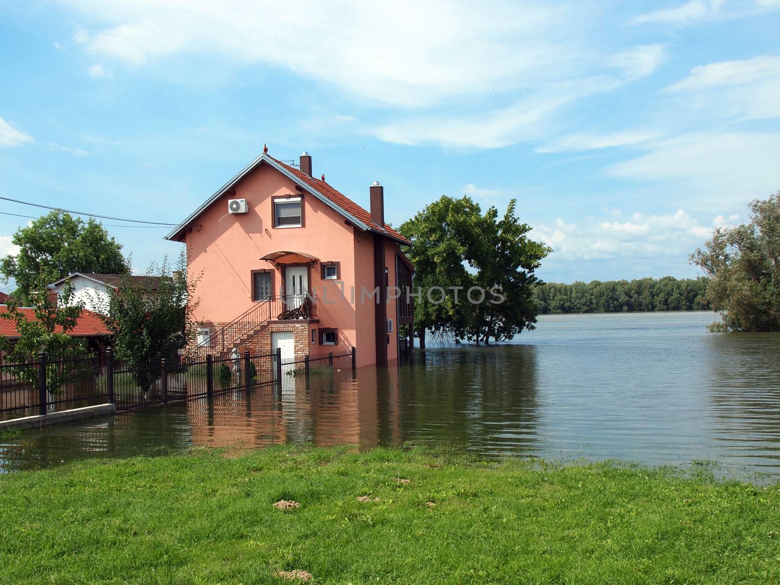 flooded house by nevenm