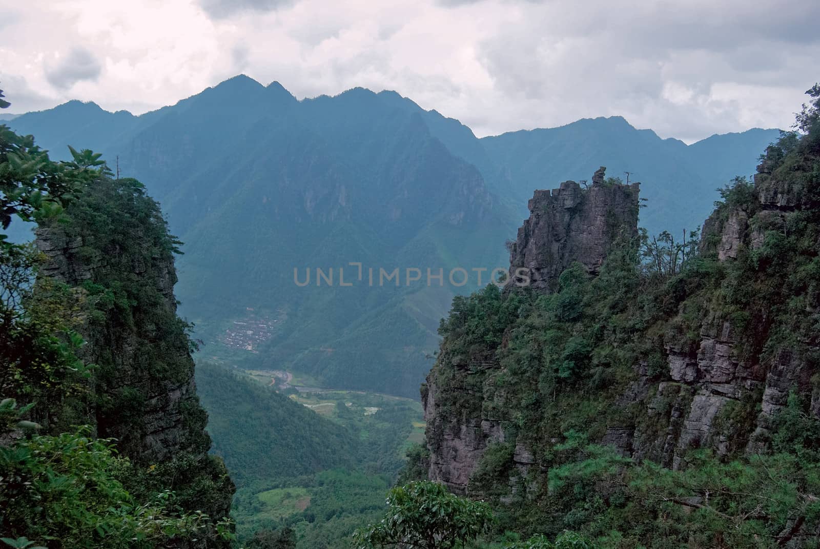 Beautiful views of Lianhua Mountain by xfdly5
