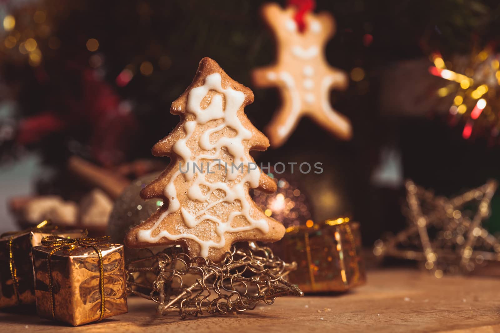 Traditional christmas gingerbread, firtree figure and bear