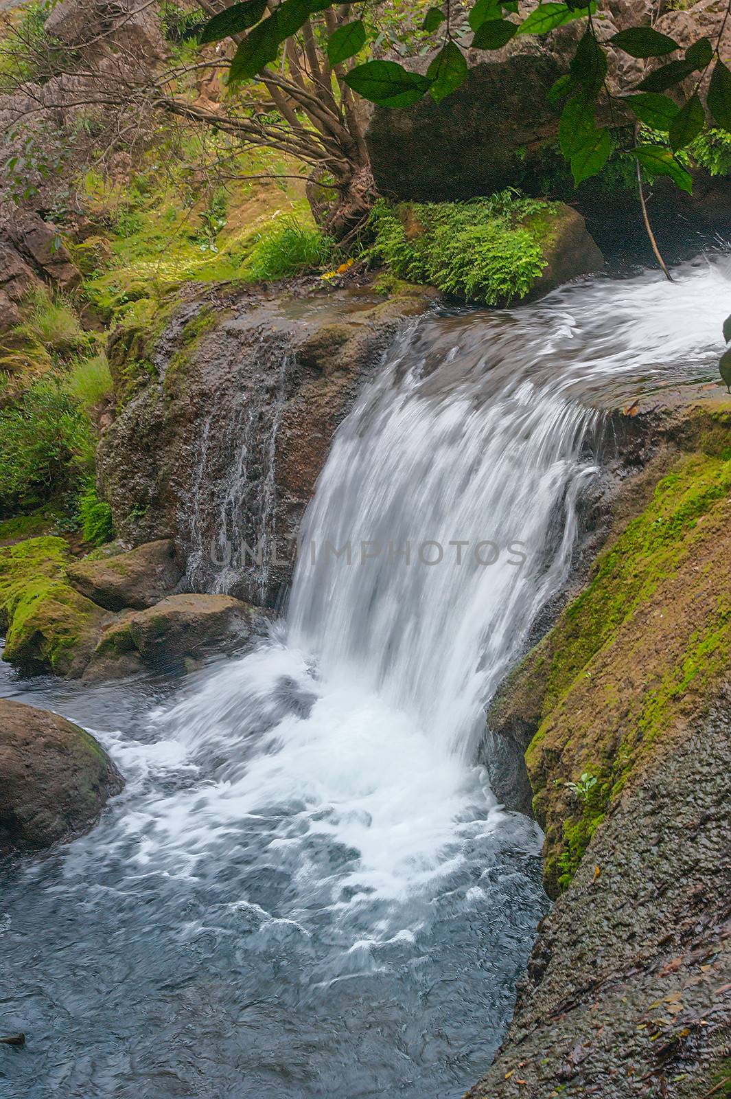 Streams - a small waterfall by xfdly5