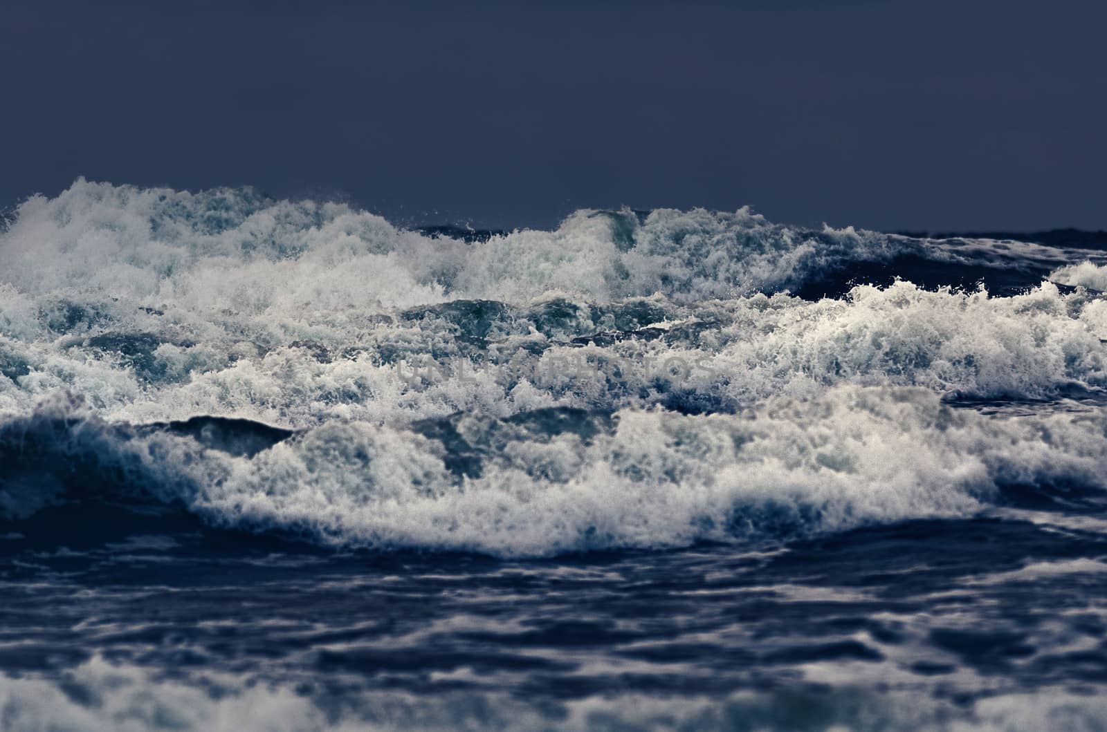 Stormy waves on the surface of the ocean