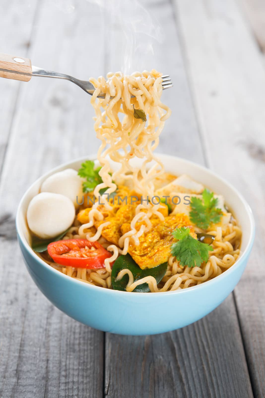 Fresh hot spicy curry instant noodles by szefei