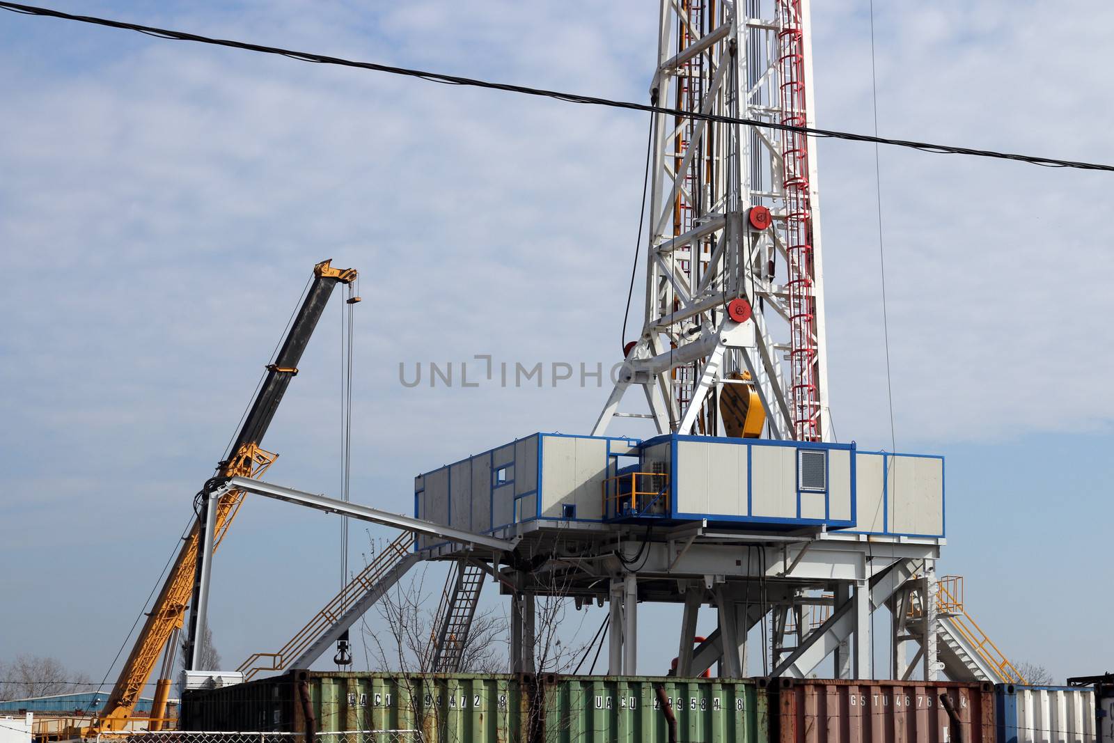 oil drilling rig and crane