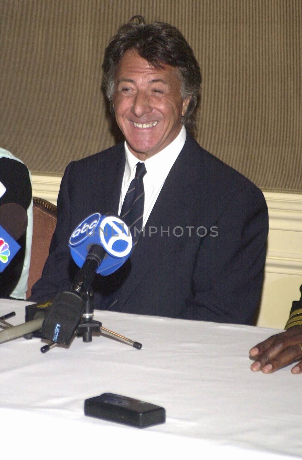Dustin Hoffman at the "Erasing The Stigma" presentation of awards to members of the media who have provided accurate portrayals of mental illness. 04-28-00