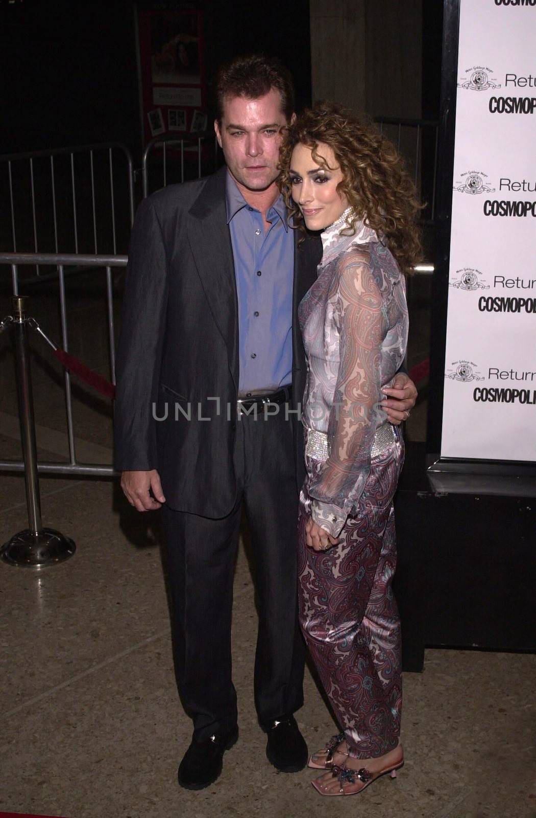 Ray Liotta and wife Michelle at the premiere of MGM's "RETURN TO ME" in Century City, 04-03-00