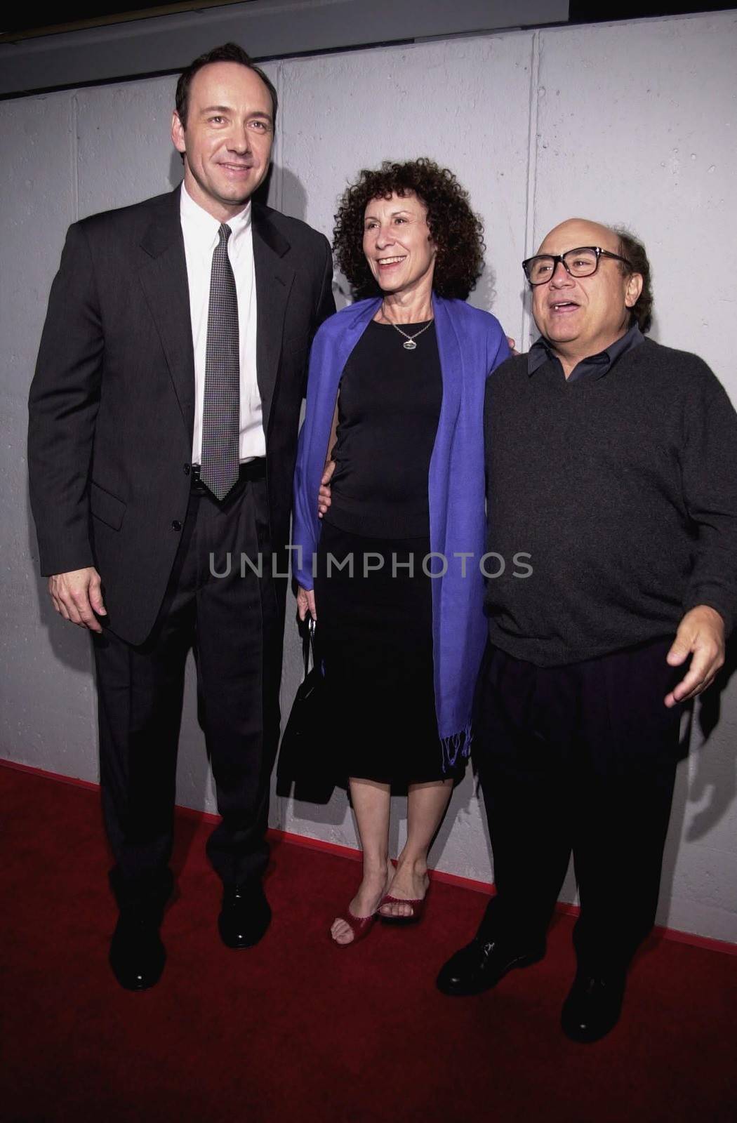 Kevin Spacey, Rhea Perlman and Danny Devito at the premiere of Lions Gate Film's "THE BIG KAHUNA" in Hollywood, 04-26-00