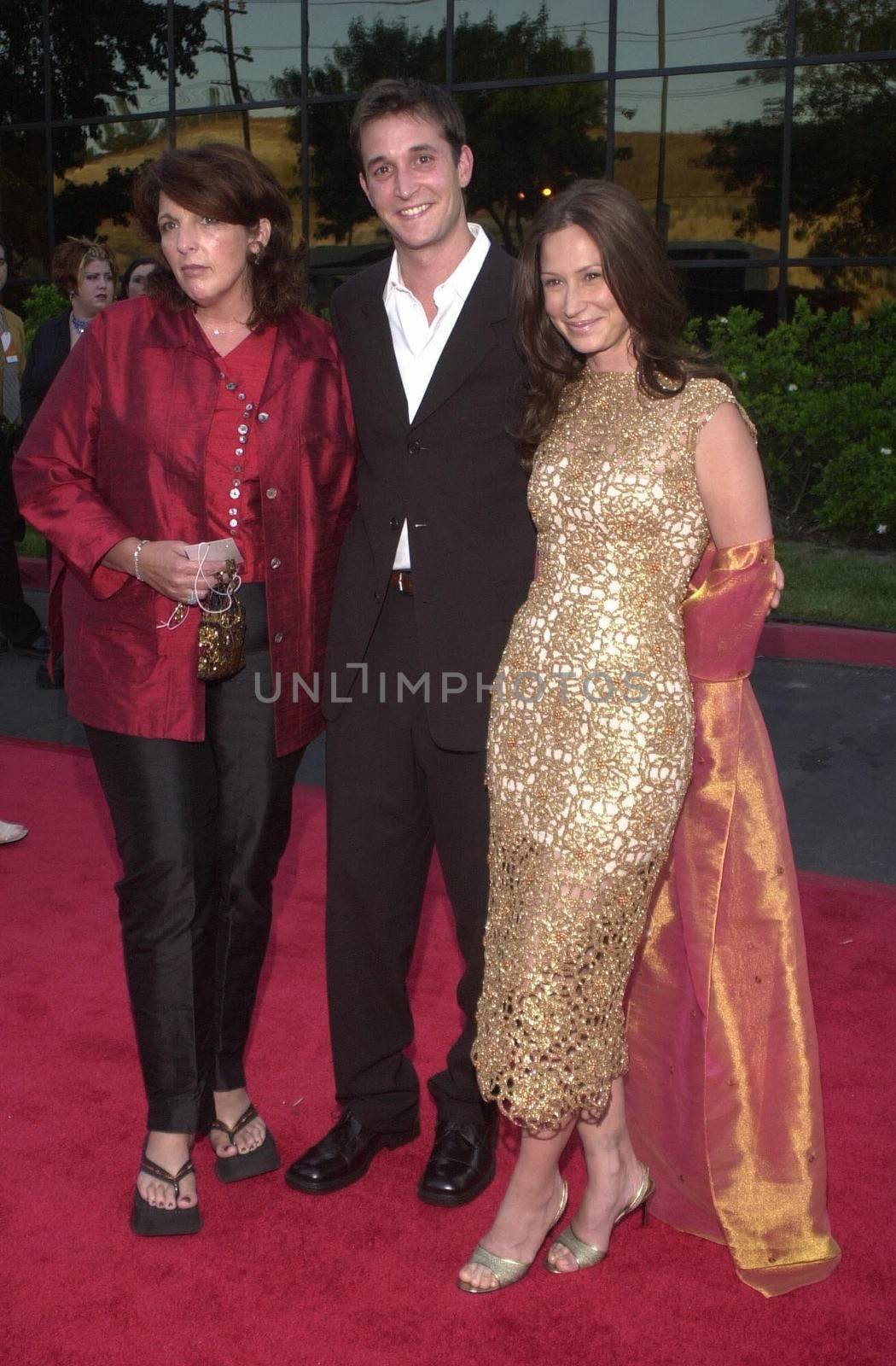 Noah Wyle, Tracy Warbin and Mom at the Planet Hope Gala hosted by Sharon and Kelly Stone in Woodland Hills. 08-07-00