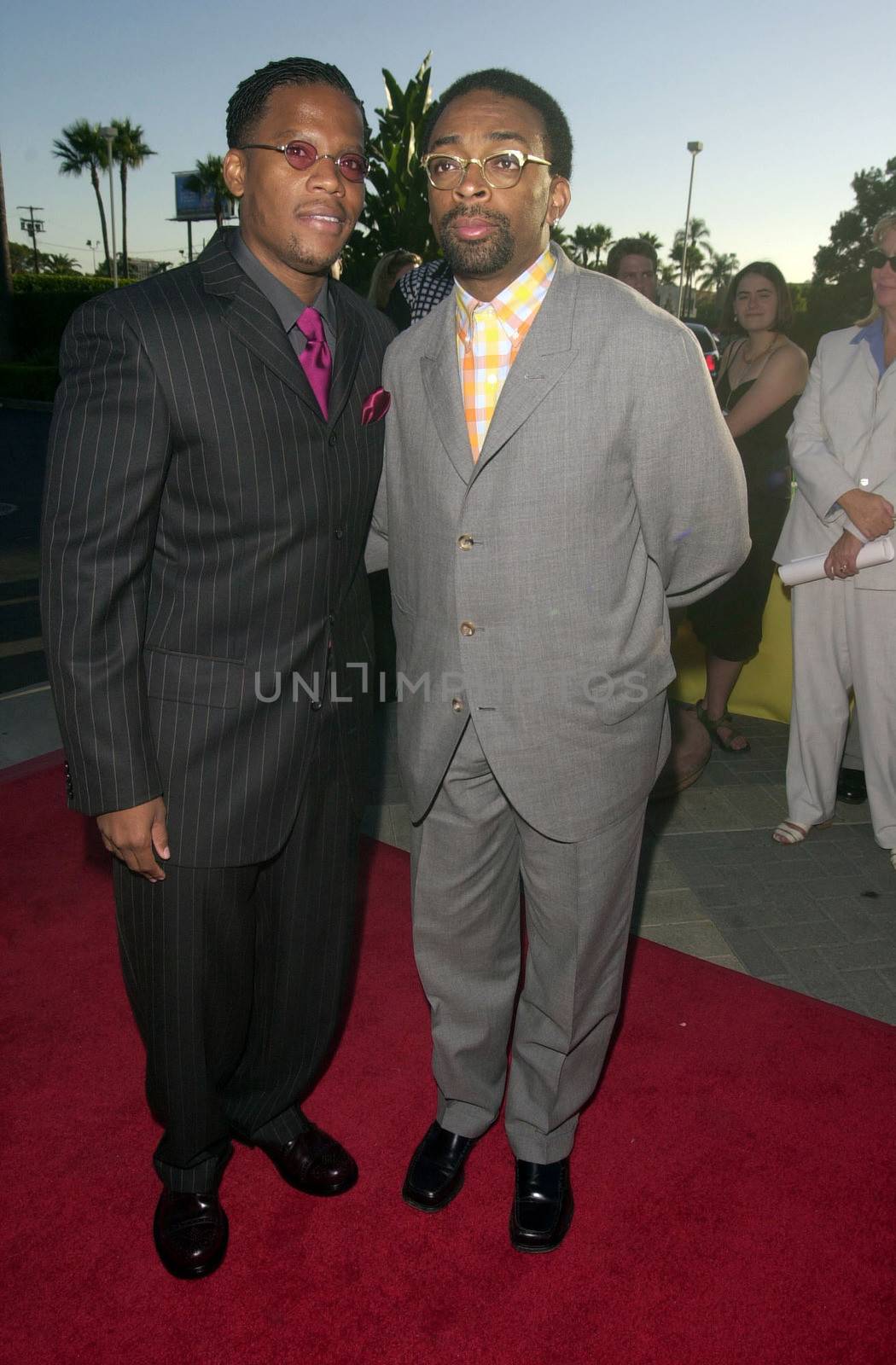 Spike Lee and D.L. Hughley at the premiere of "Original Kings of Comedy" in Hollywood. 08-10-00