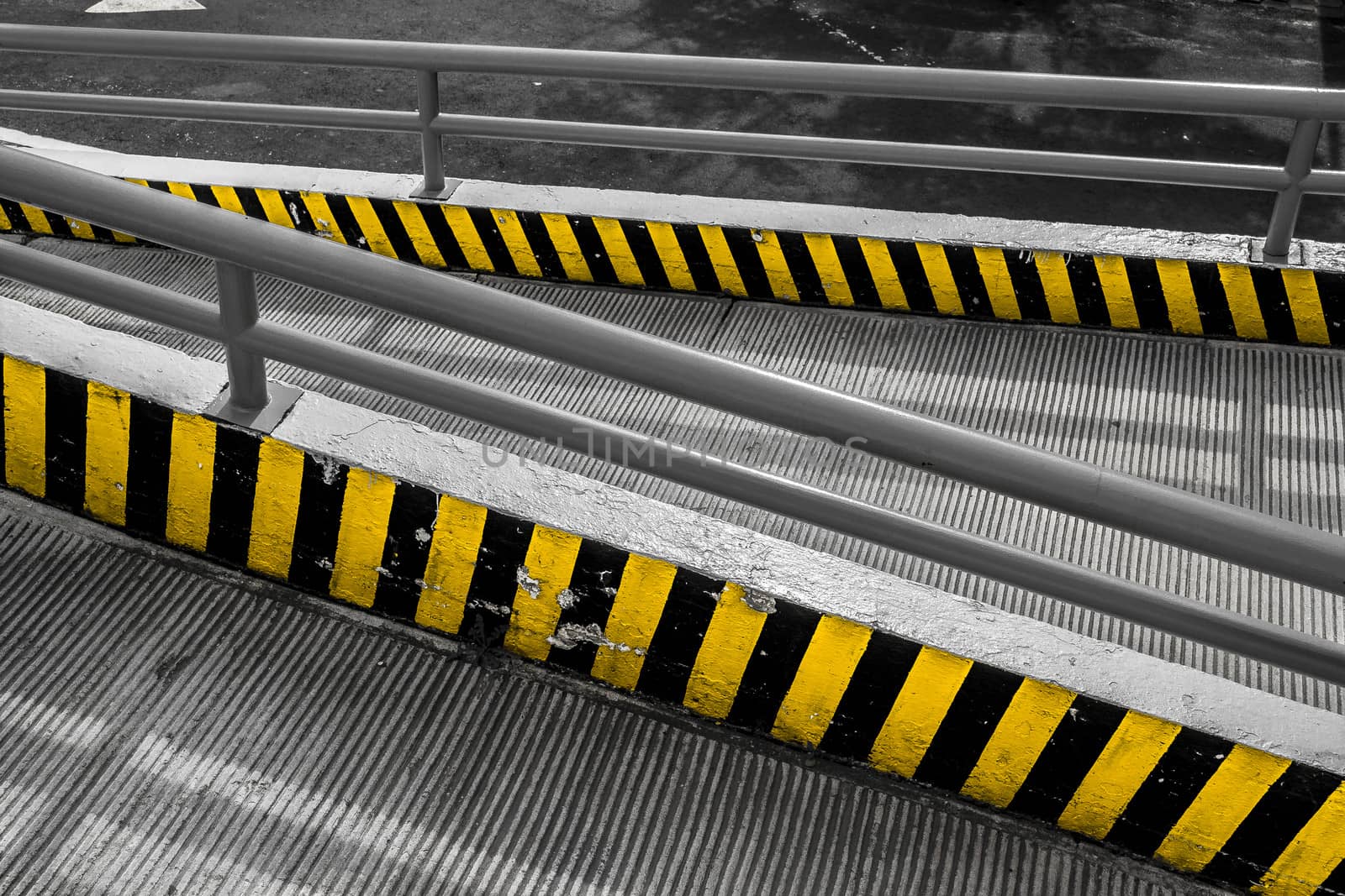 Commercial shop ramp in black and white and yellow