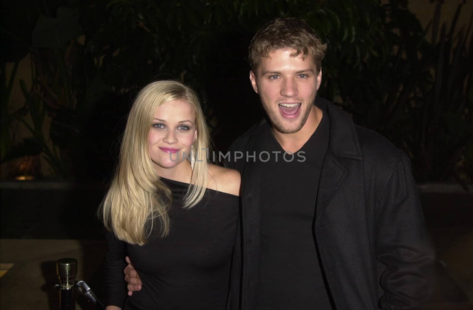 Reese Witherspoon and Ryan Phillippe at the premiere of The Way Of The Gun in Hollywood. 08-29-00