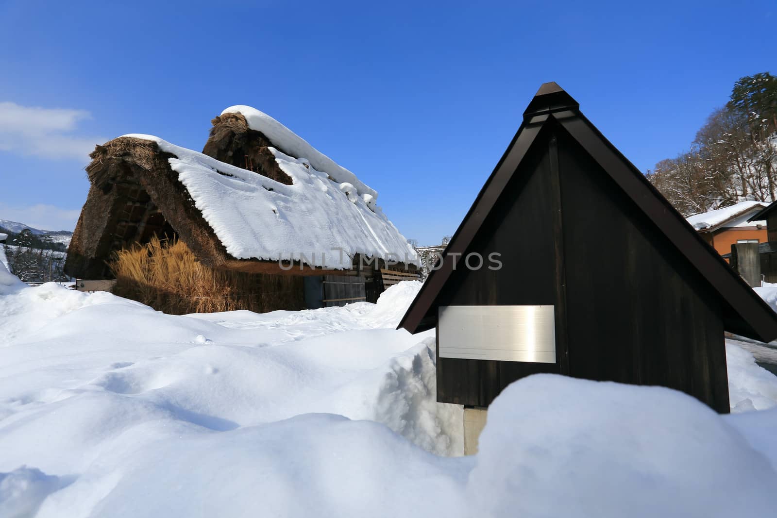 Shirakawa go village hut by rufous