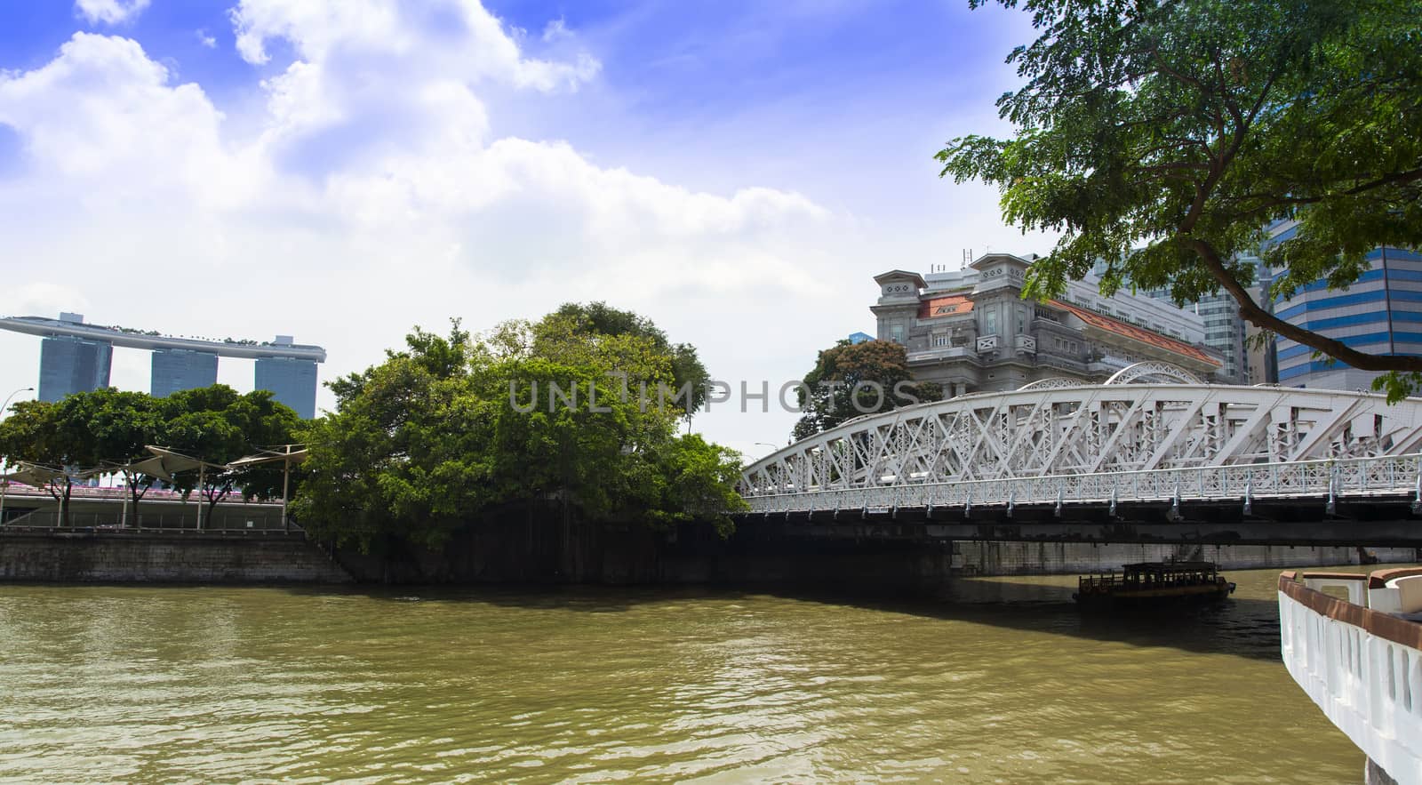 Singapore River and Anderson Bridge. by GNNick