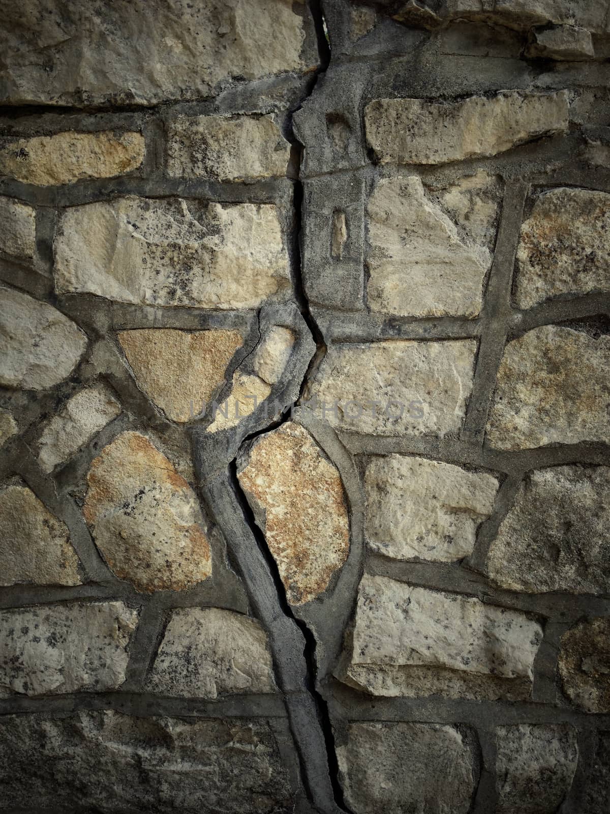 Cracked wall by Stillfx