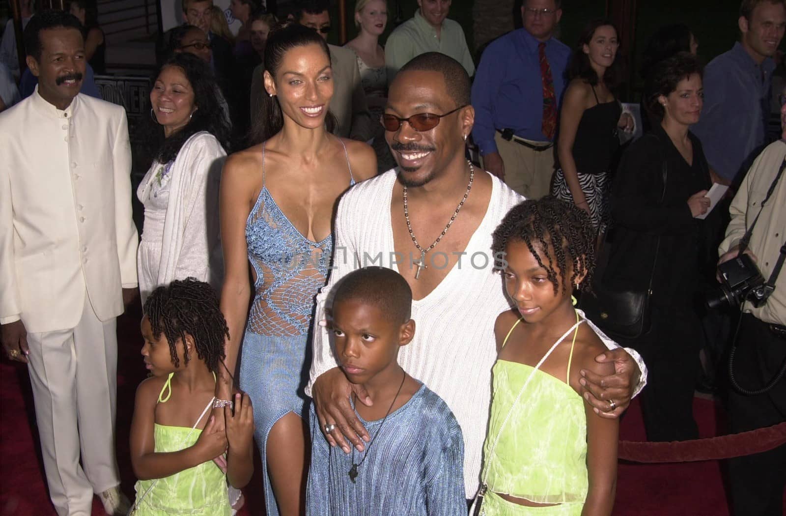 Eddie Murphy and Family at the premiere of Nutty Professor II in Universal City. 07-24-00