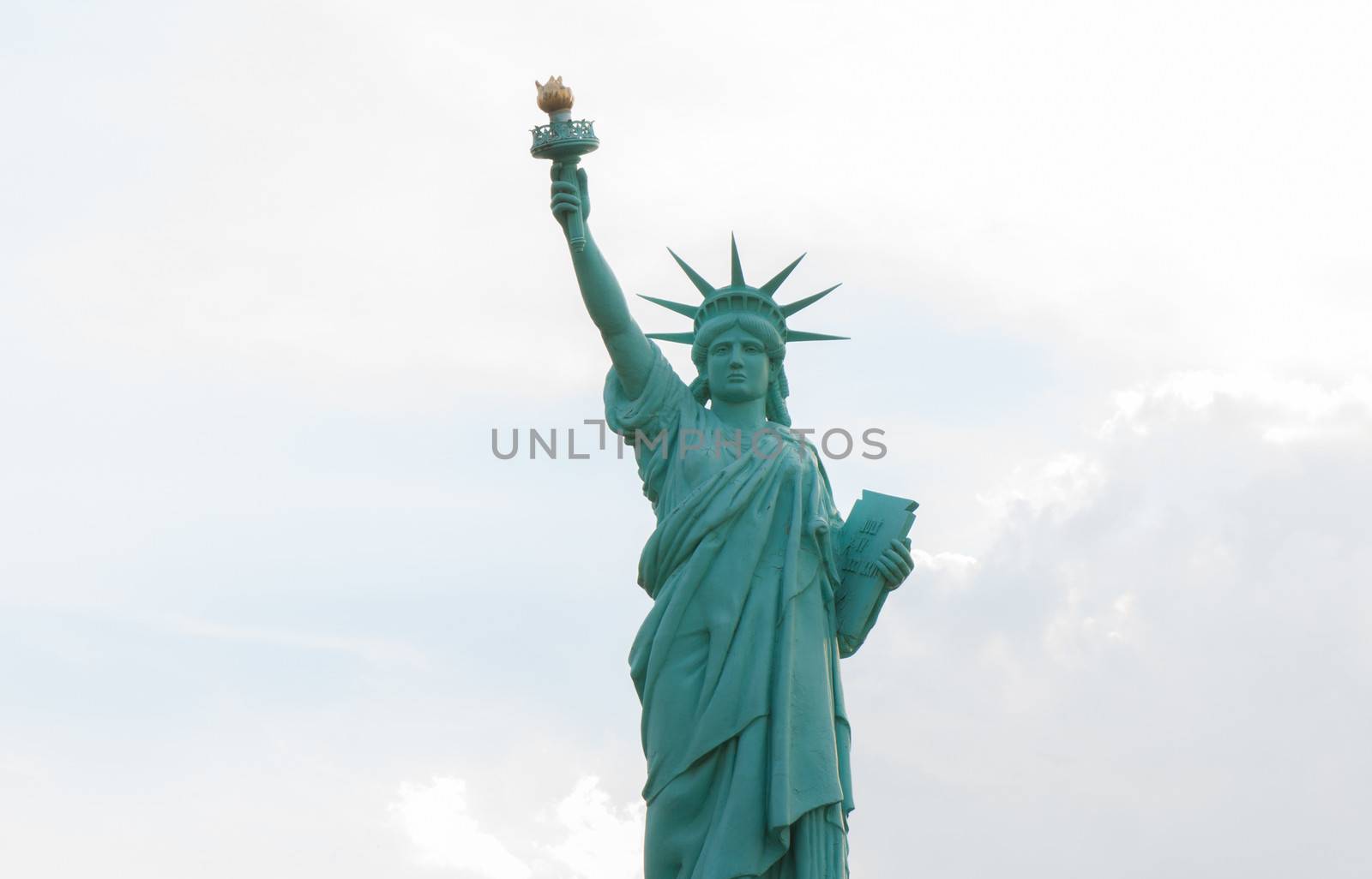 statue of liberty by Sorapop