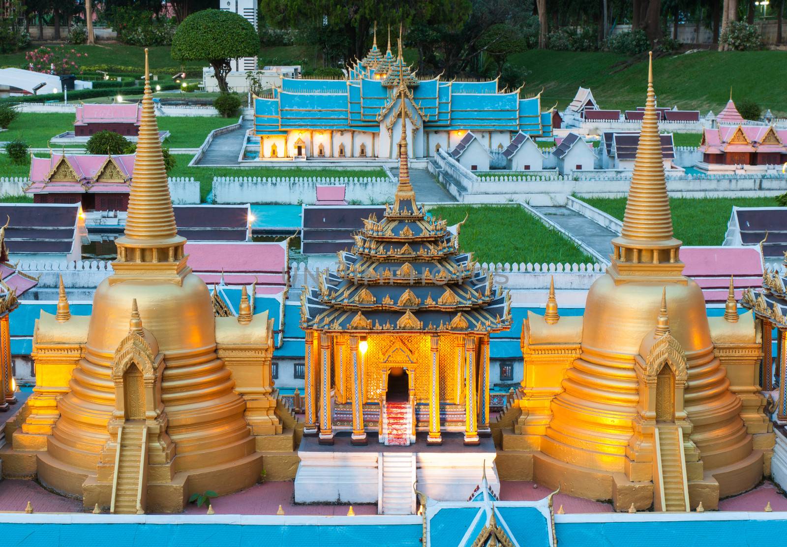 Wat thai mini siam by Sorapop