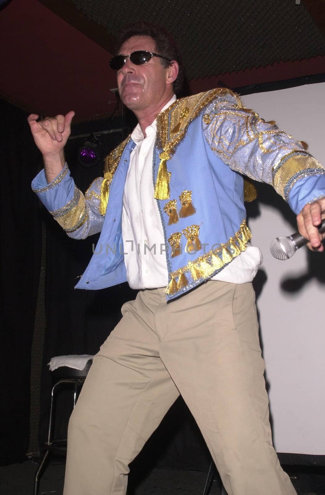 Barry Williams Barry Williams Barry Williams performs Brady Bunch hits and other tunes in Santa Monica. 07-13-00