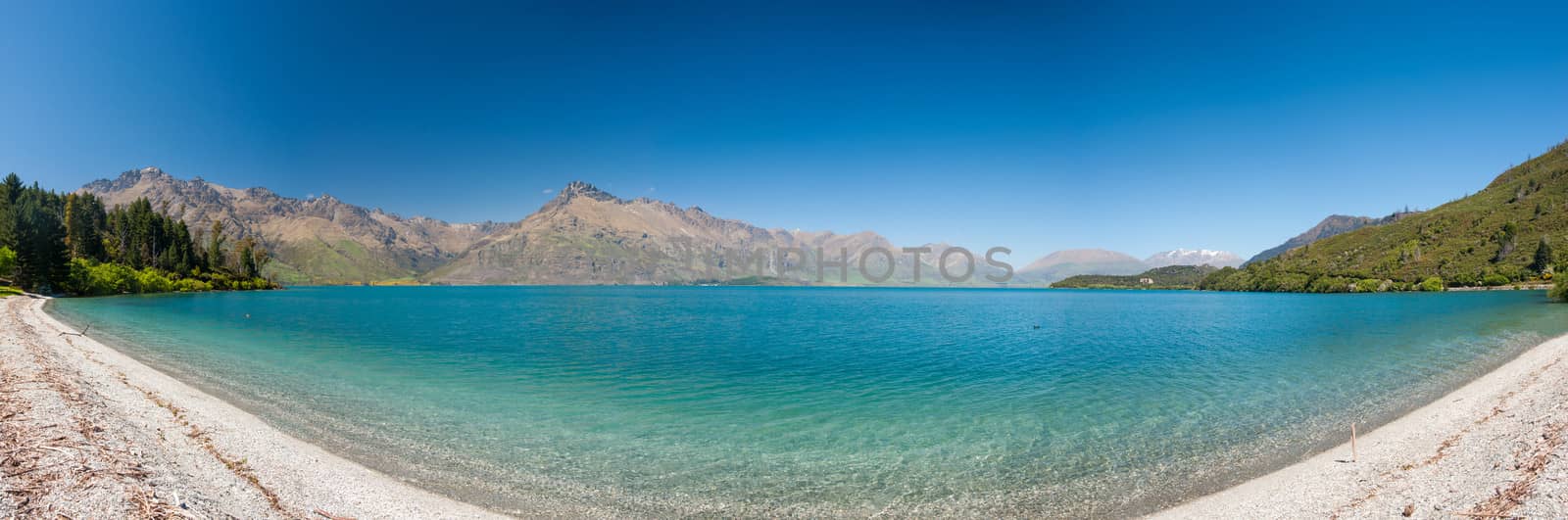 Lake Wakatipu by fyletto
