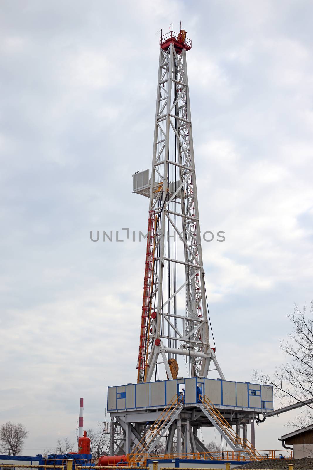 land oil drilling rig heavy industry