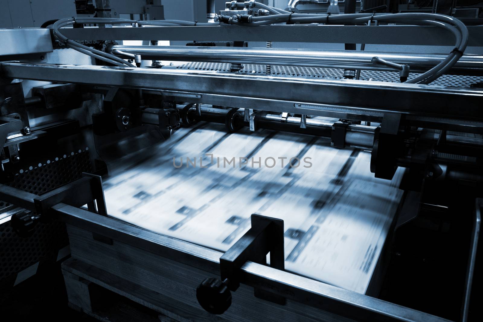 Polygraphic process in a modern printing house