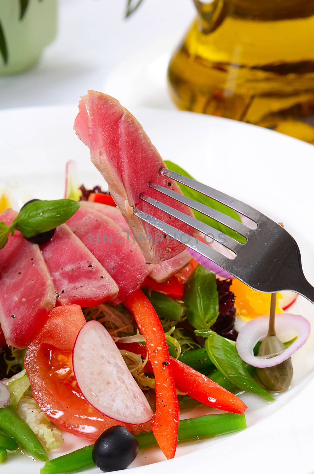 The nicoise with fresh tuna and vegetables