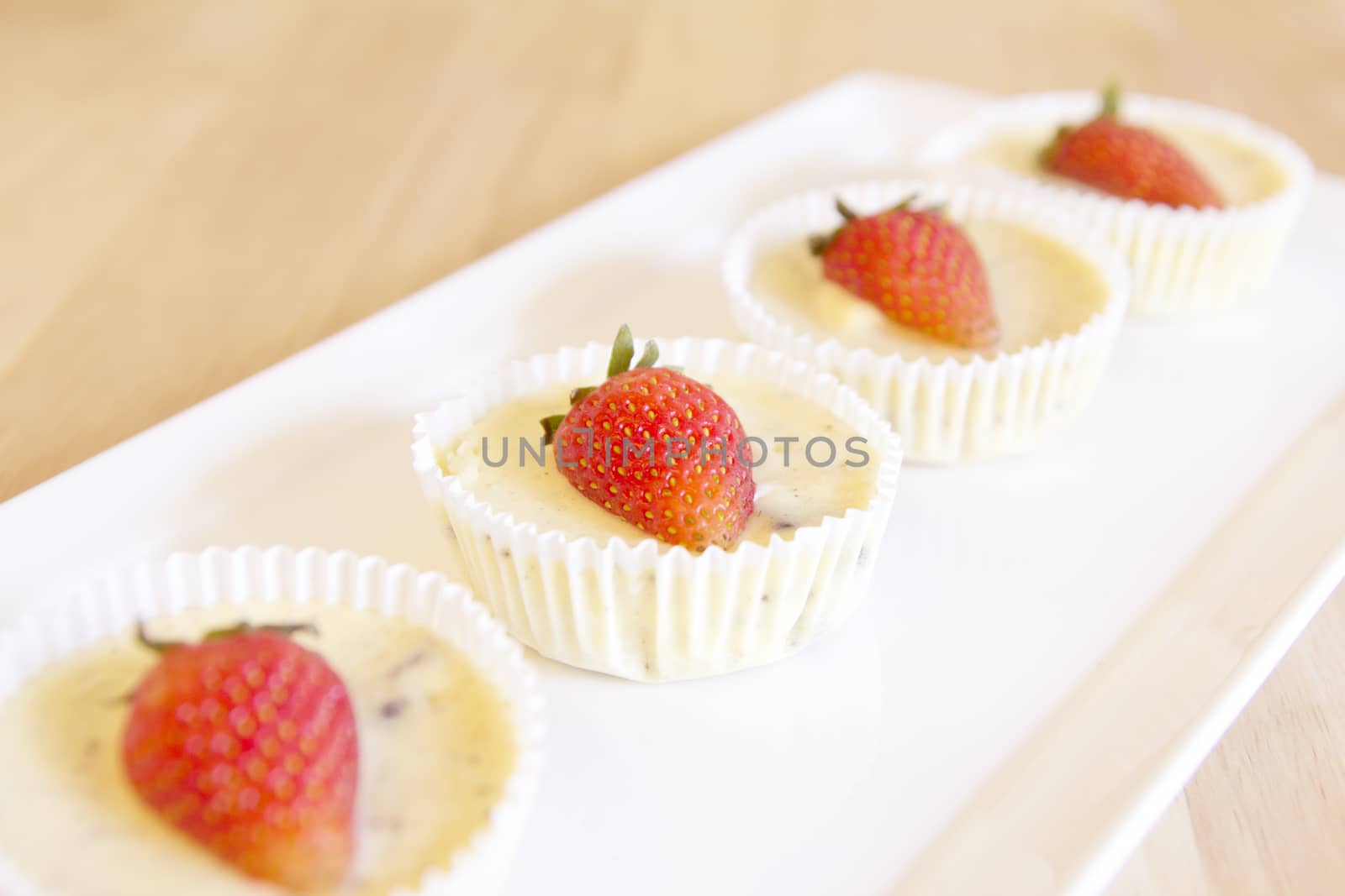 Chese Cake with Strawberry on top by wyoosumran