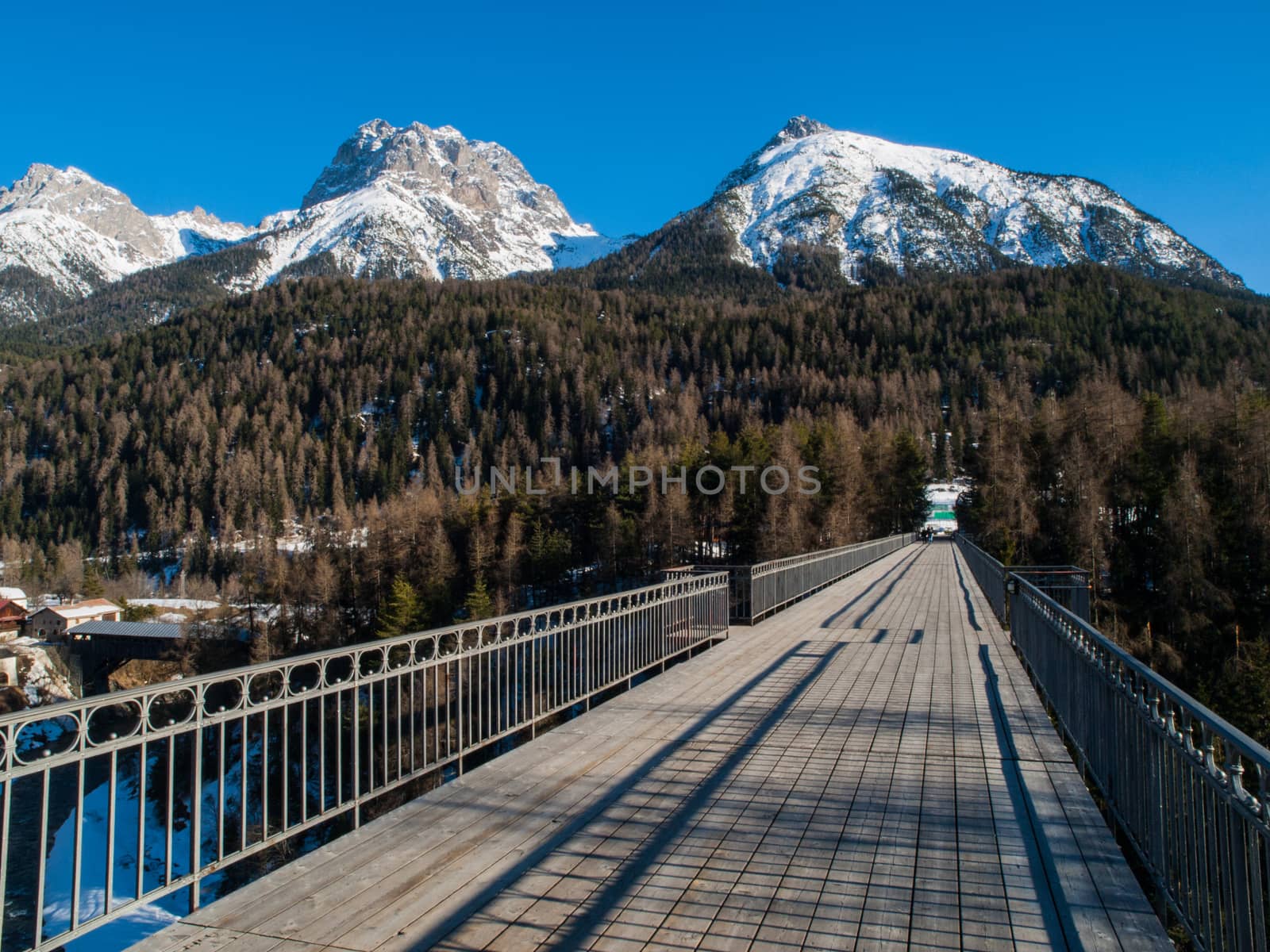 Mountains above Scuol by pyty