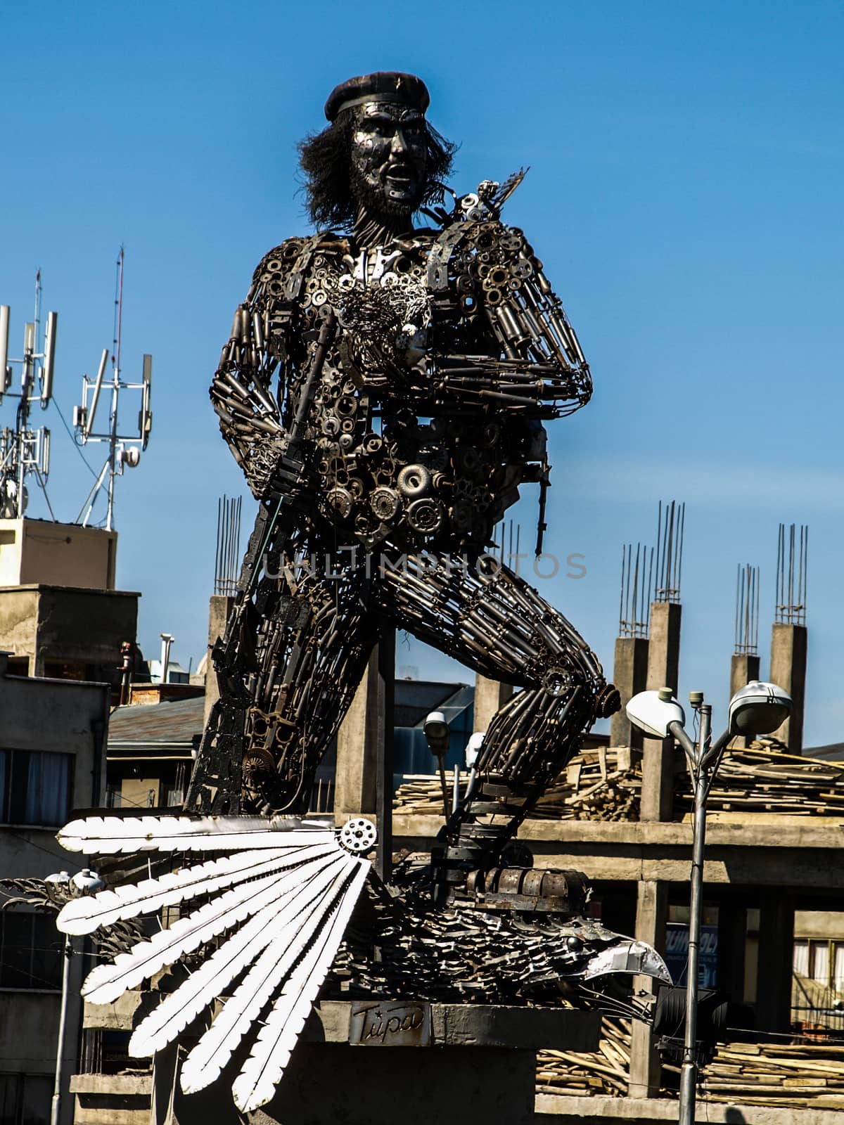 Che Guevara - metal statue in El Alto by pyty