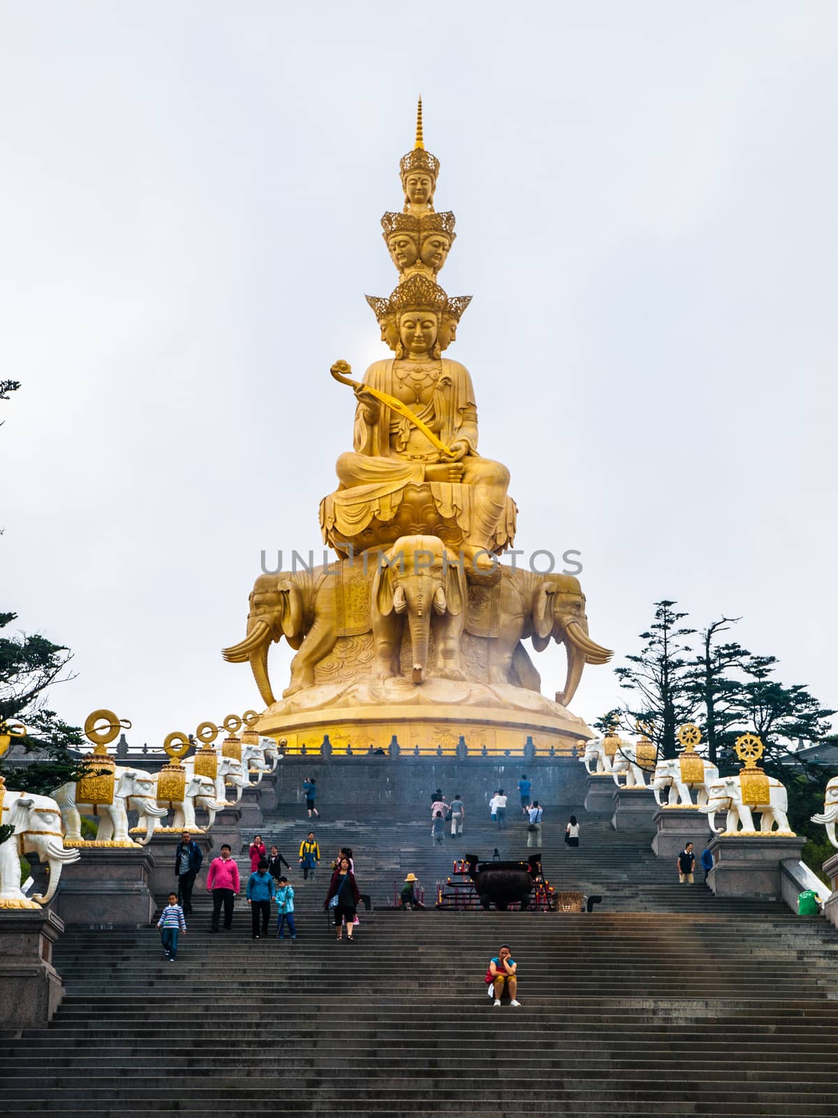 Buddha's staute on the summit of Mt. Emei (Sichuan, China)