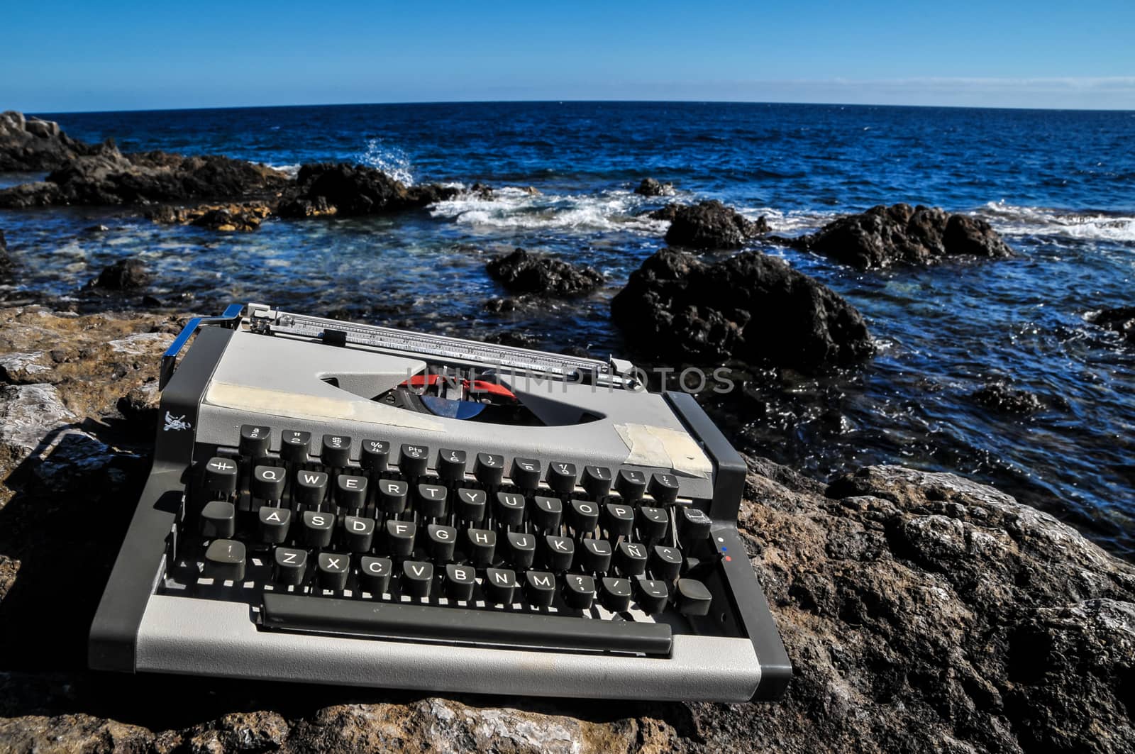 Vintage black and white Travel Typewriter by underworld