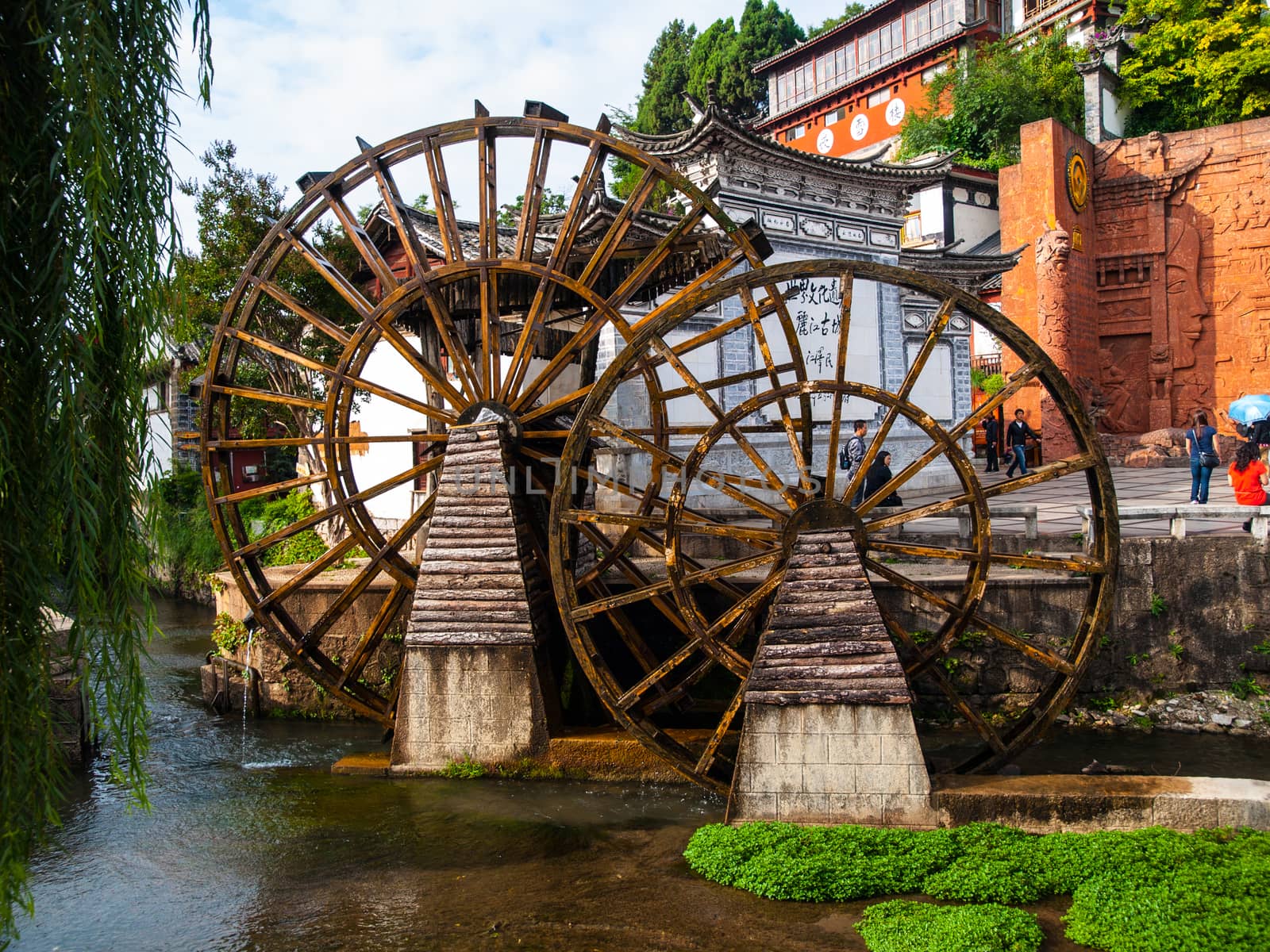 Water mill in Lijiang by pyty
